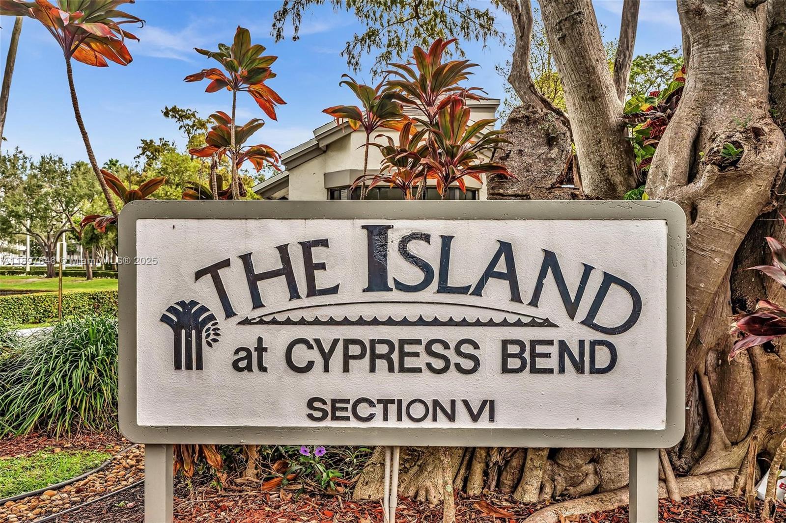 2221 Cypress Island Dr 805
