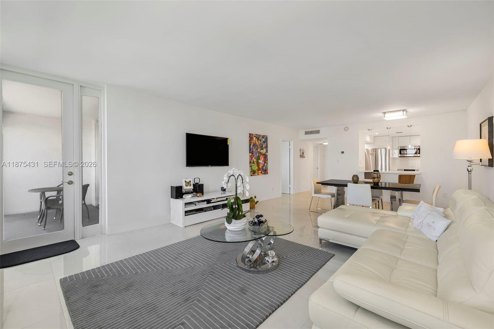 5401 Collins Ave 1231