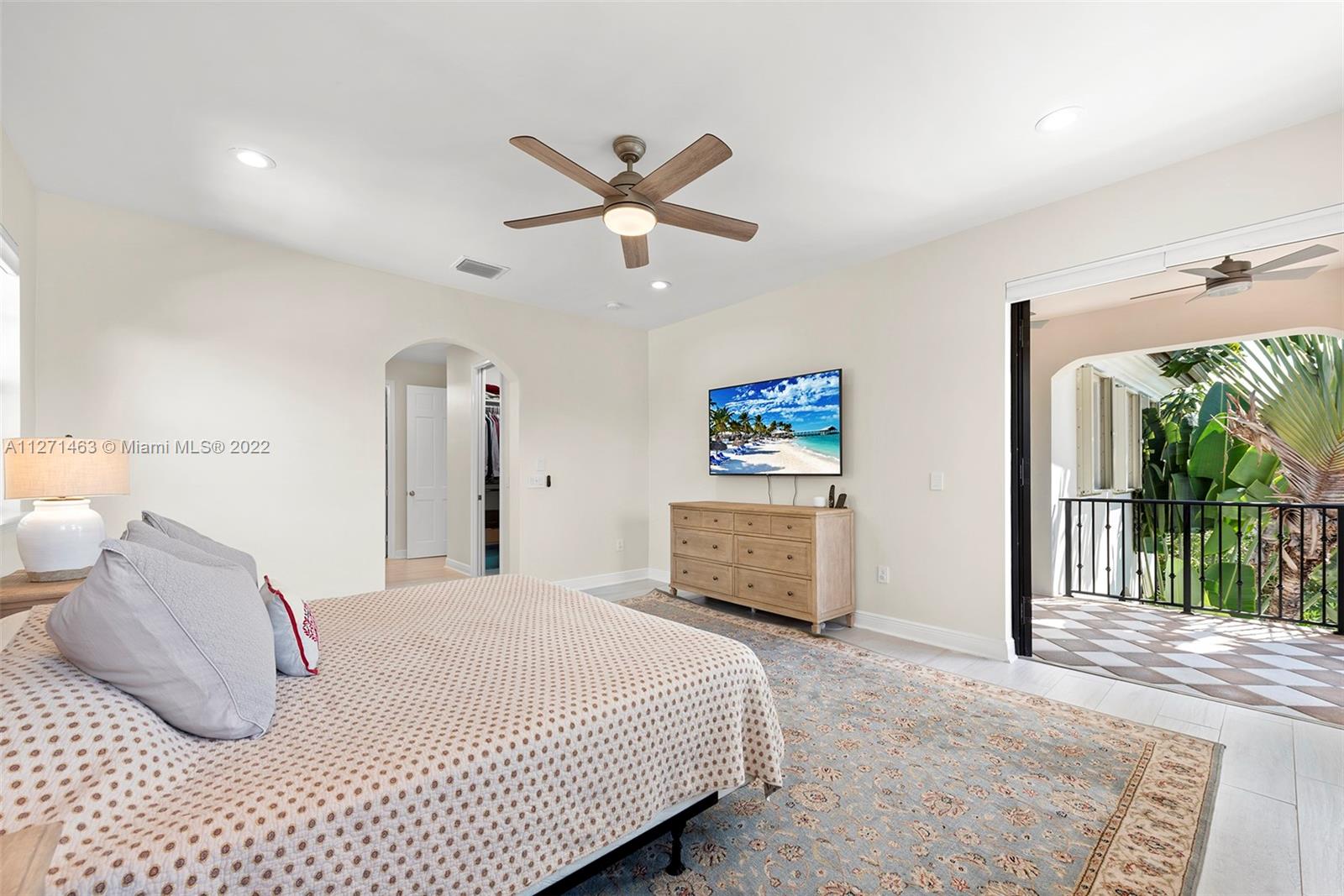 BAY HARBOR ISLAND - Residential