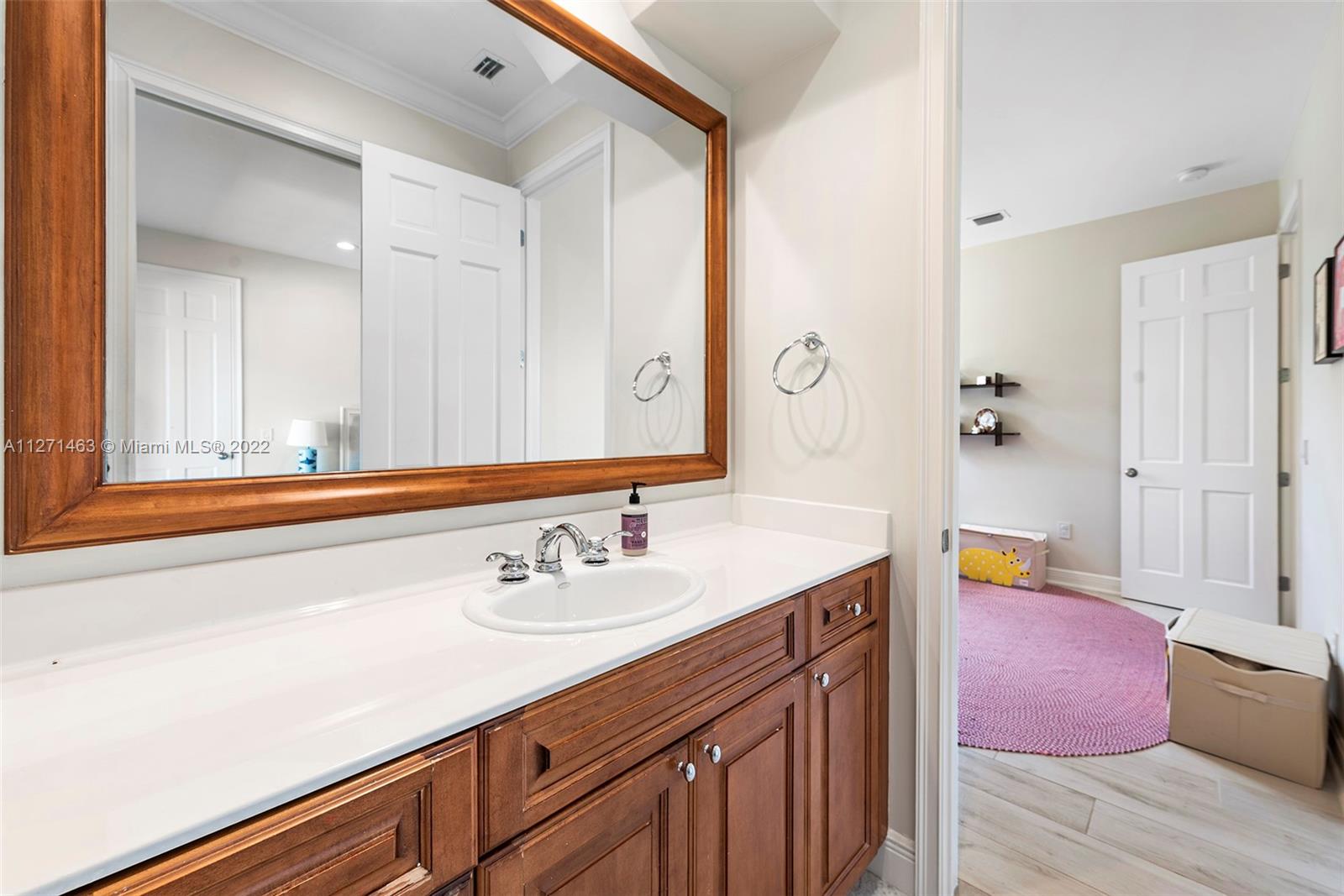 BAY HARBOR ISLAND - Residential