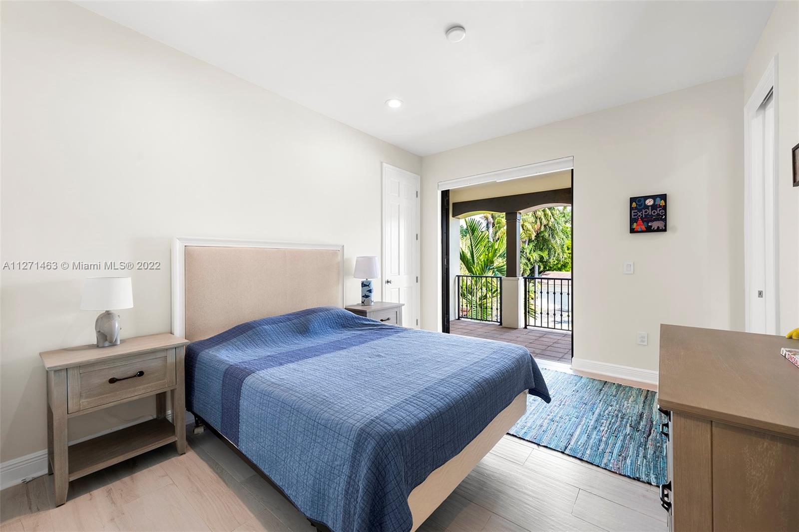 BAY HARBOR ISLAND - Residential