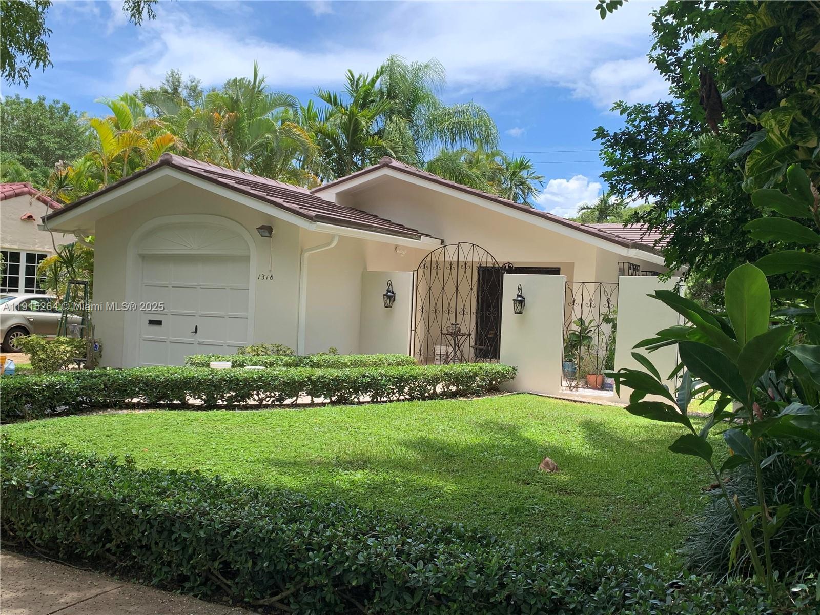 CORAL GABLES SEC E - Residential Lease