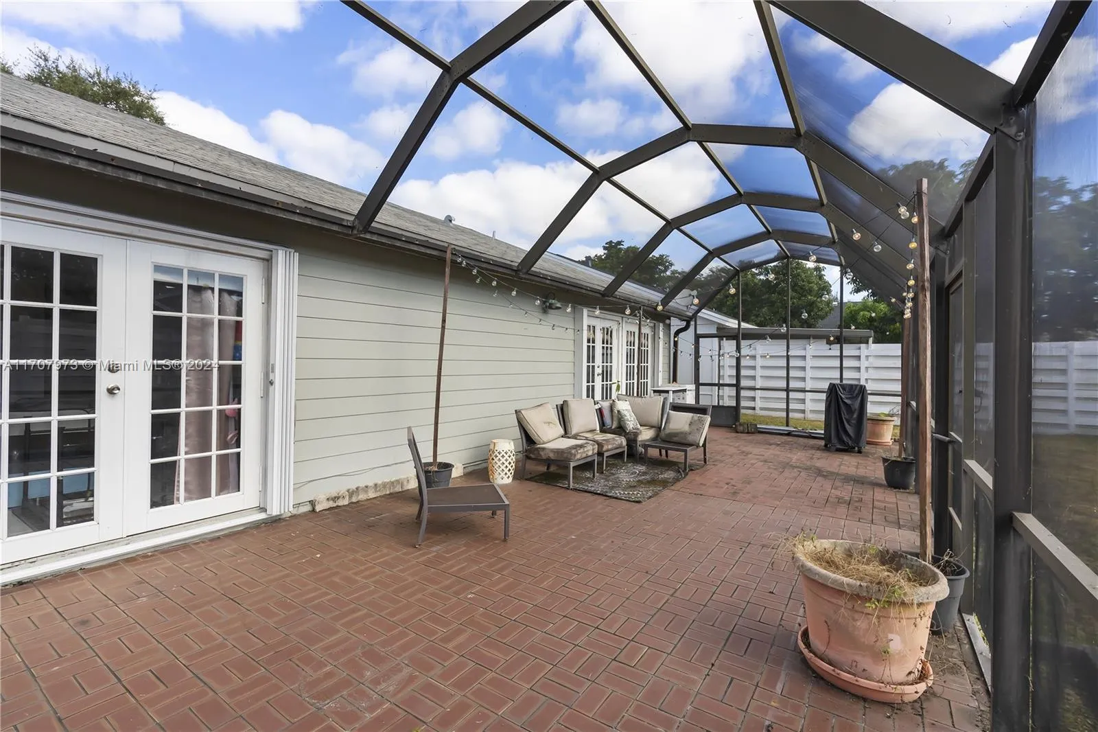 Miami, Florida 33186, United States, 4 Bedrooms Bedrooms, ,2 BathroomsBathrooms,Residential,Pending,27216