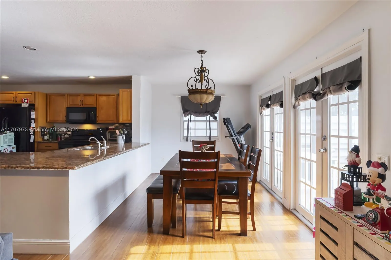 Miami, Florida 33186, United States, 4 Bedrooms Bedrooms, ,2 BathroomsBathrooms,Residential,Pending,27216