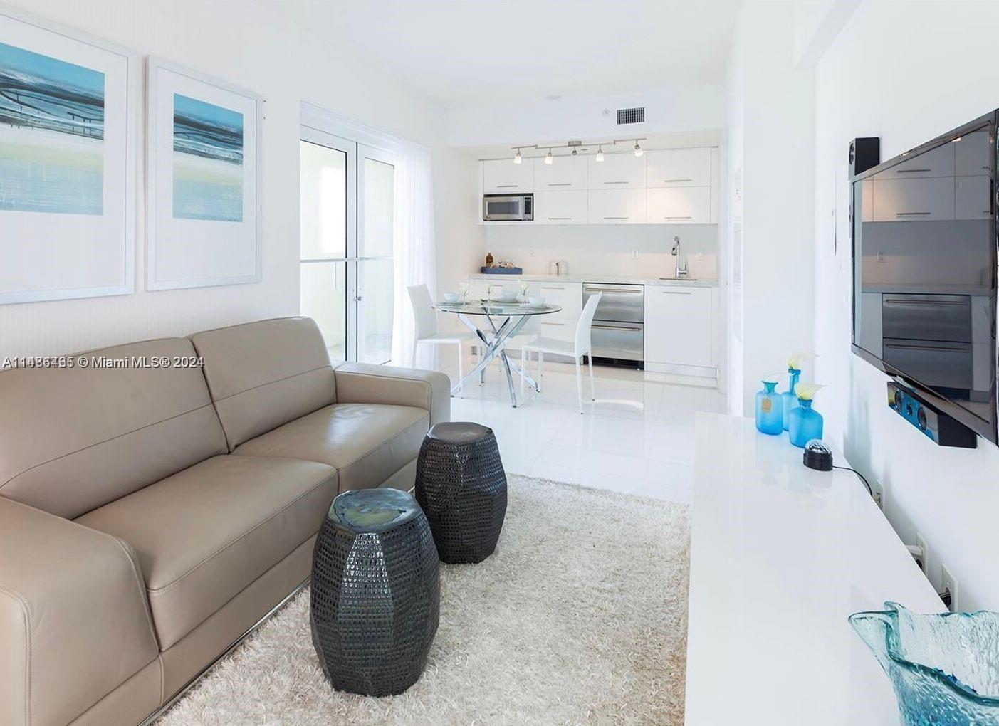 ST TROPEZ ON THE BAY 1 CO - Residential