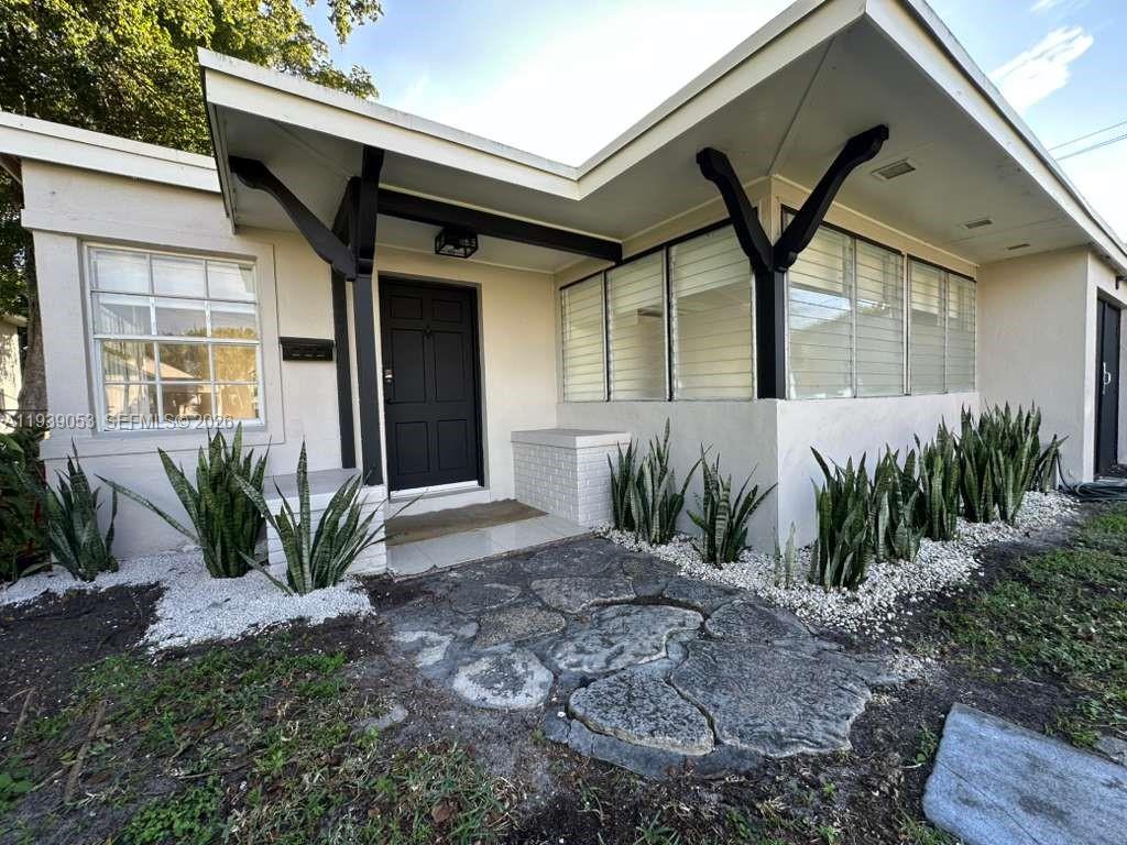 LAUDERDALE - Residential Lease