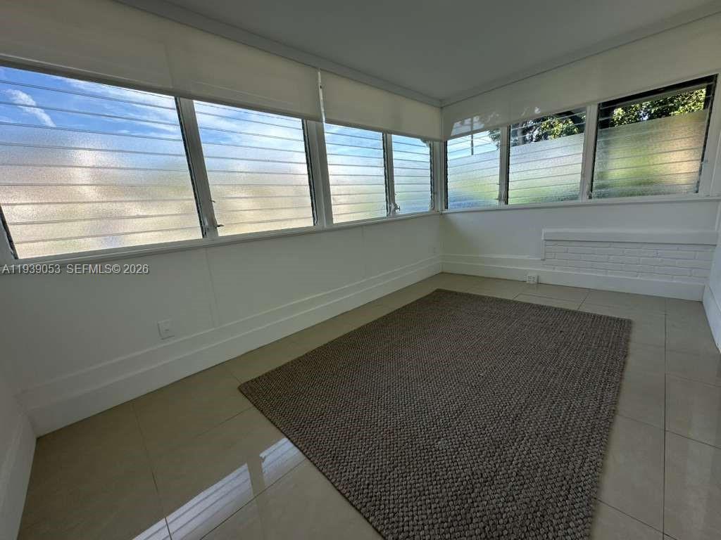 LAUDERDALE - Residential Lease