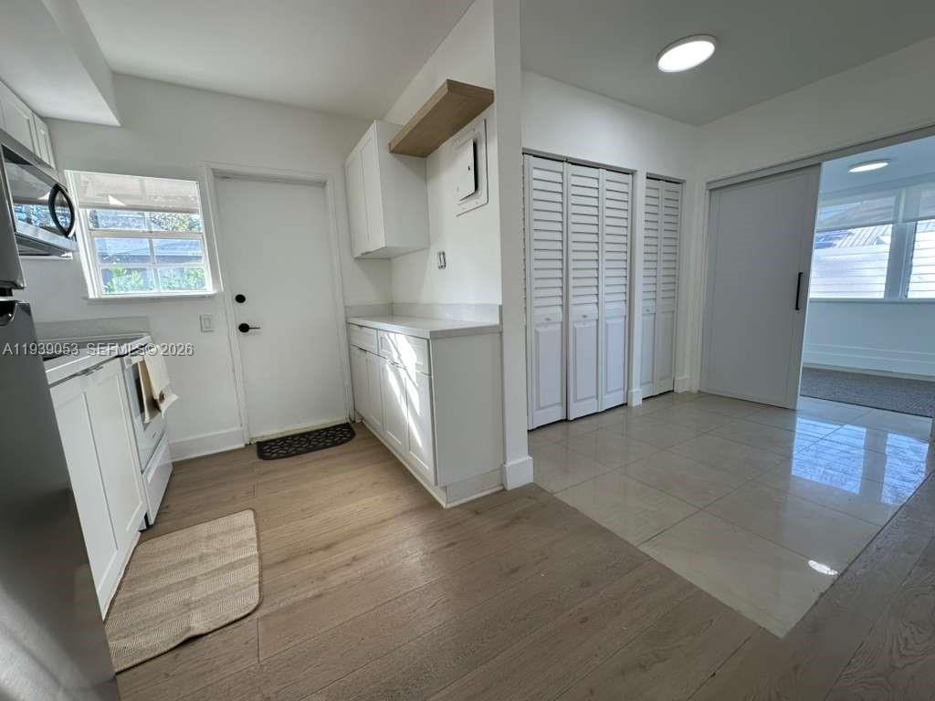 LAUDERDALE - Residential Lease