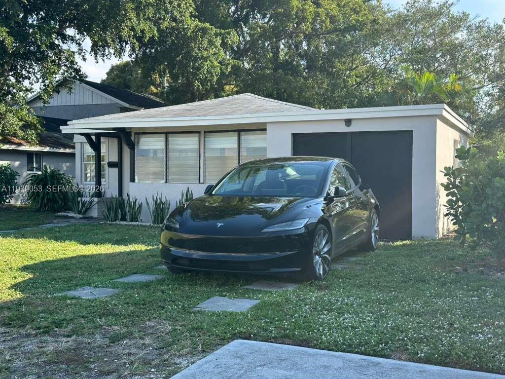 LAUDERDALE - Residential Lease