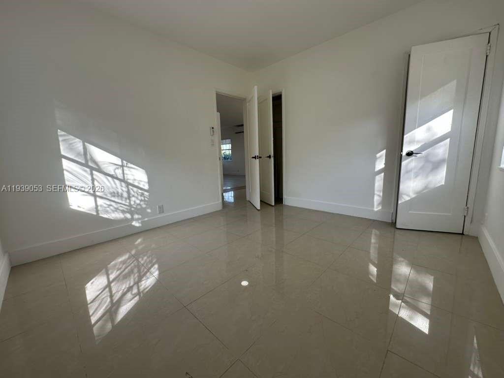 LAUDERDALE - Residential Lease