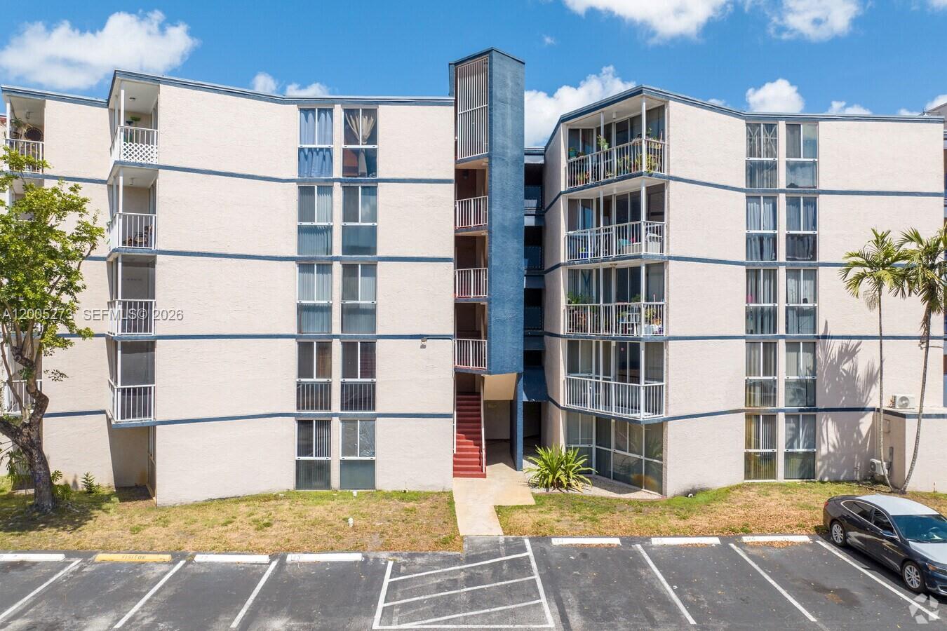 LAS BRISAS@ COUNTRY CLUB - Residential