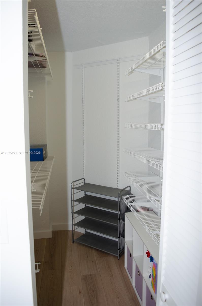 LAS BRISAS@ COUNTRY CLUB - Residential