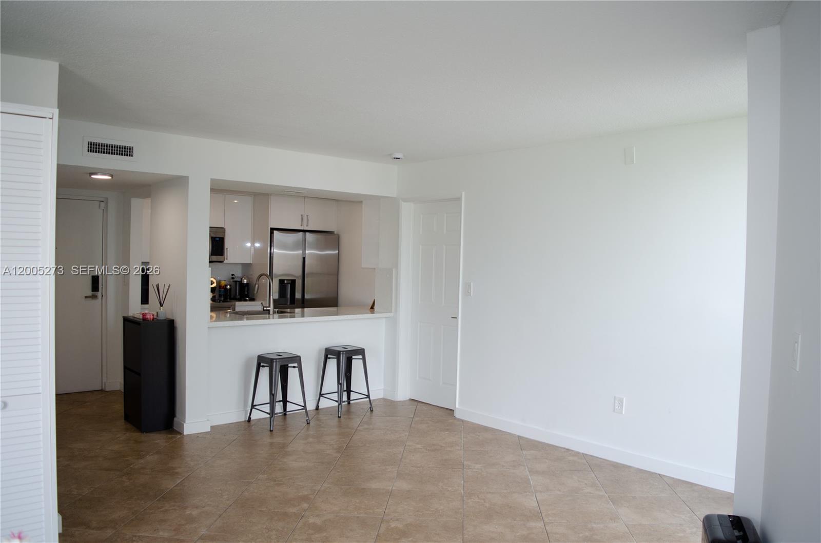 LAS BRISAS@ COUNTRY CLUB - Residential