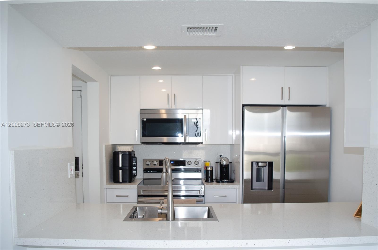 LAS BRISAS@ COUNTRY CLUB - Residential