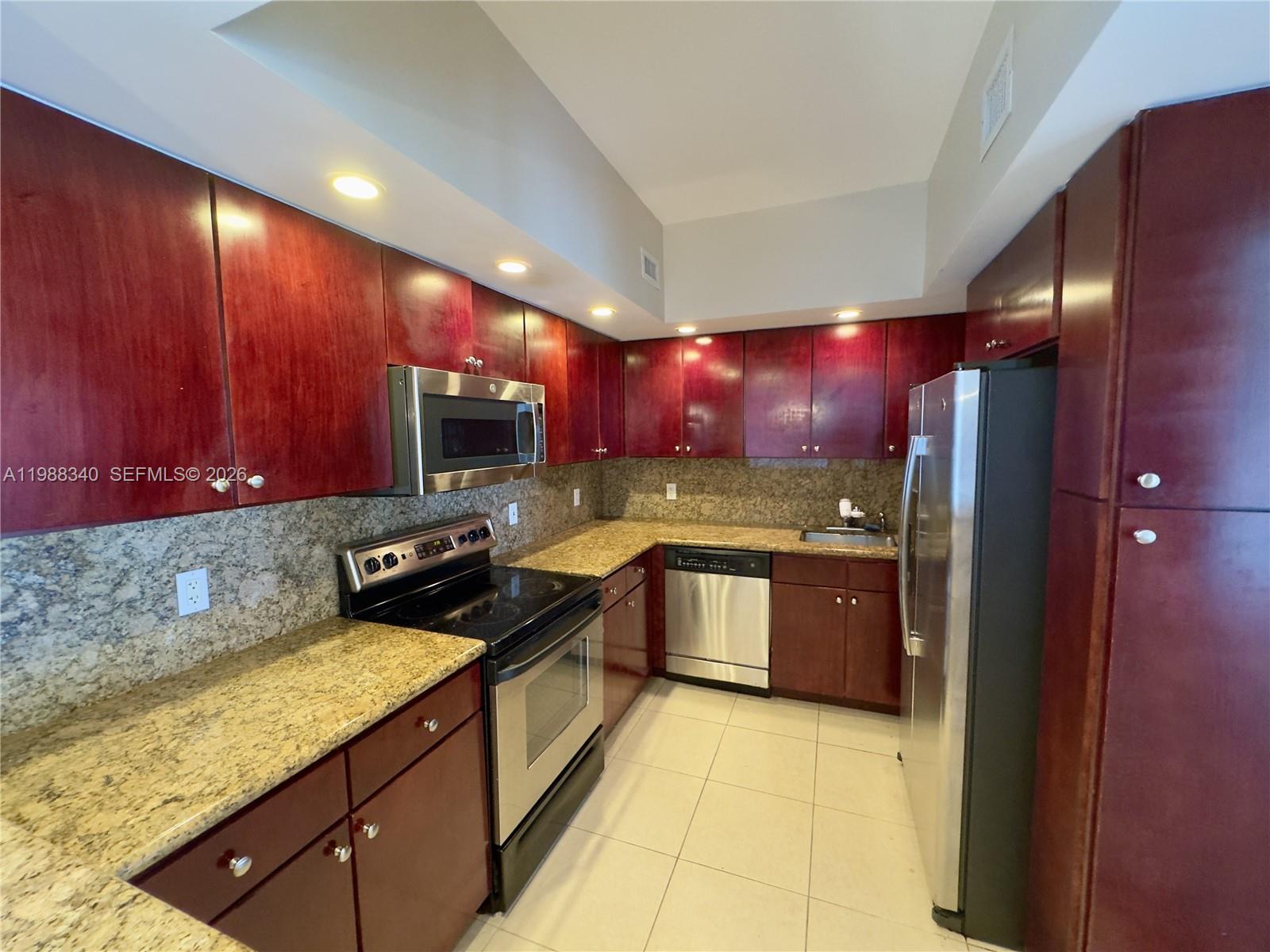 5600 CONDO - Residential Lease