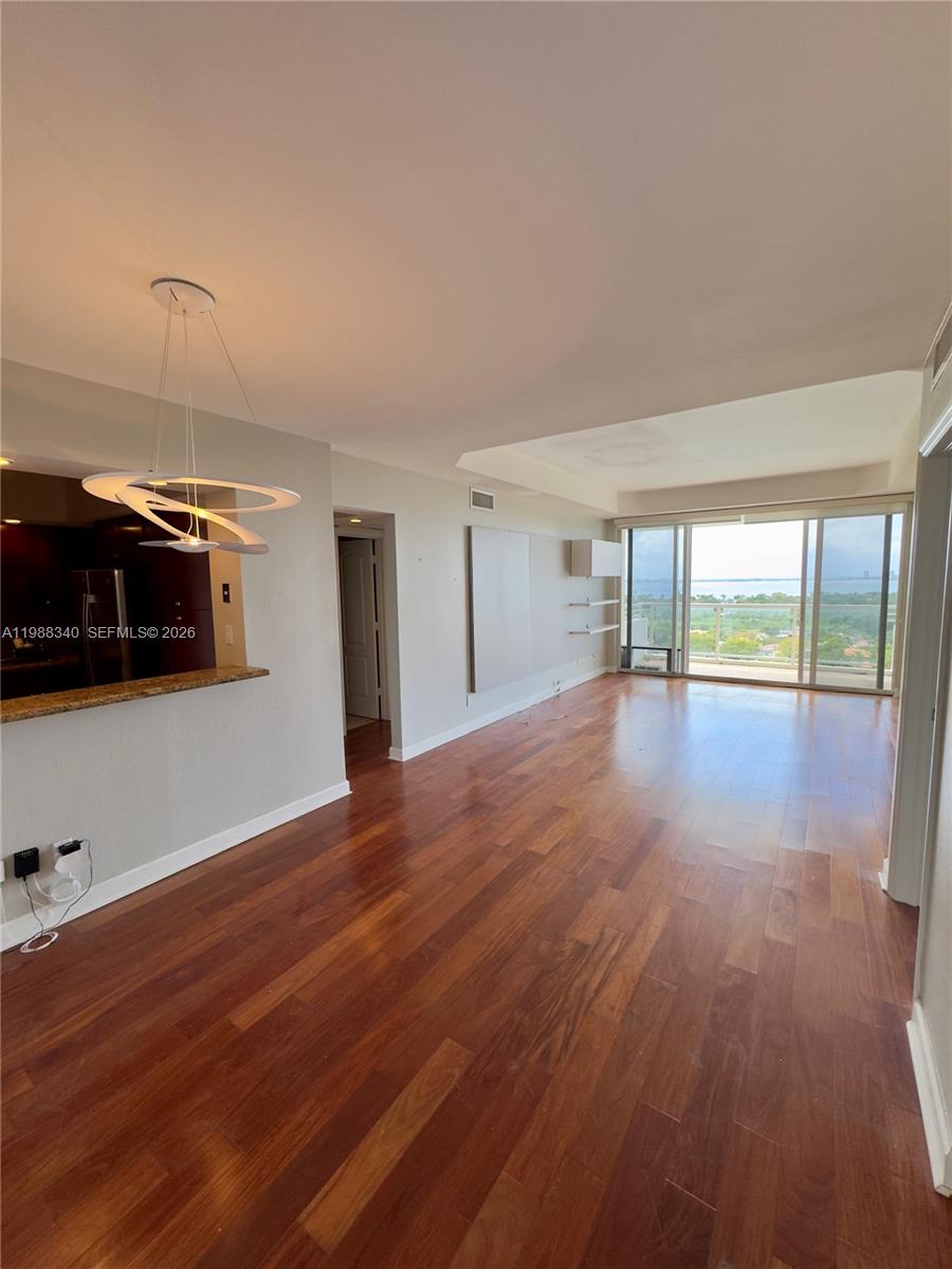 5600 Collins Ave 17G