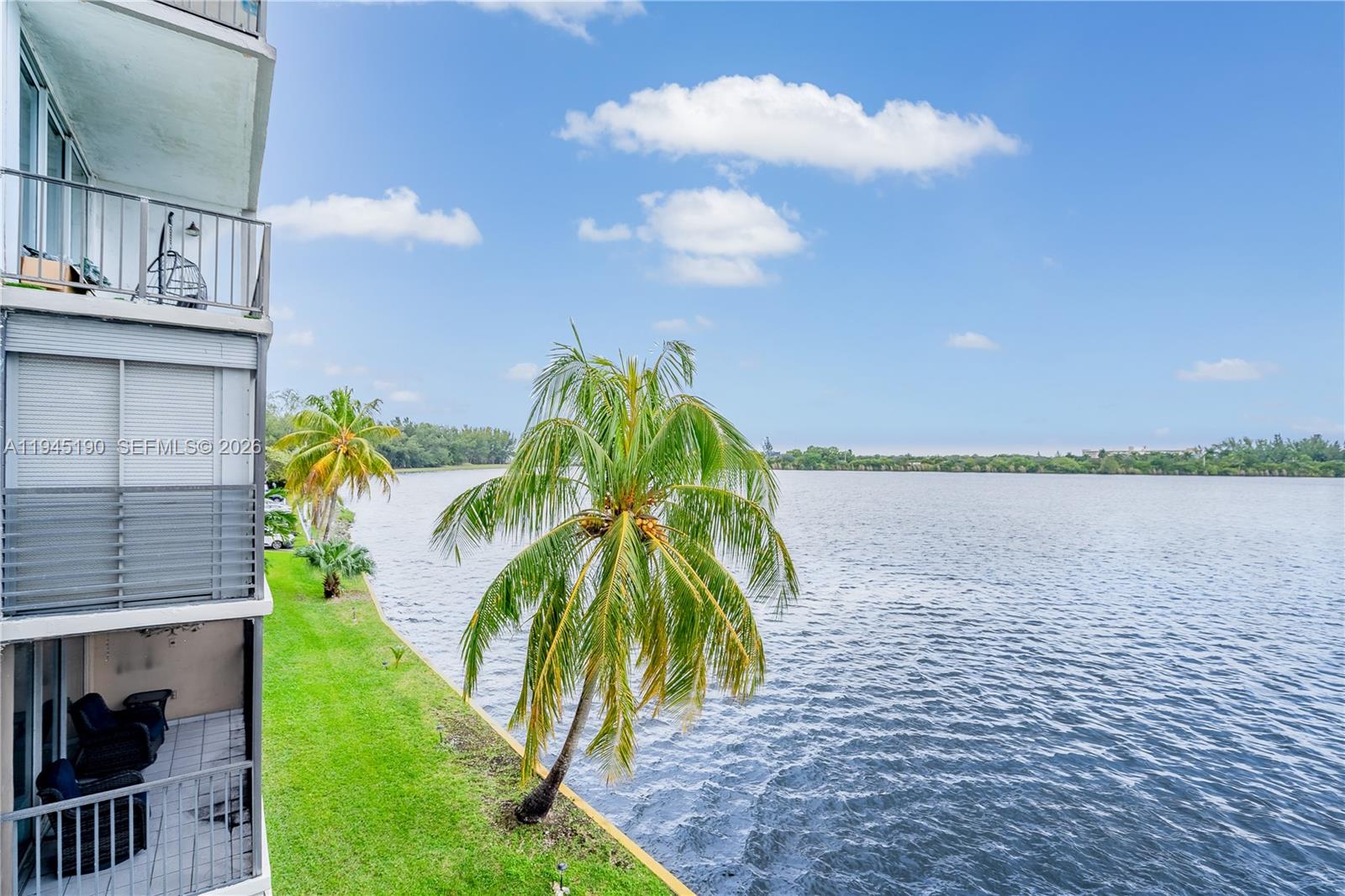 ROYAL BAJAMIAN WEST - Residential