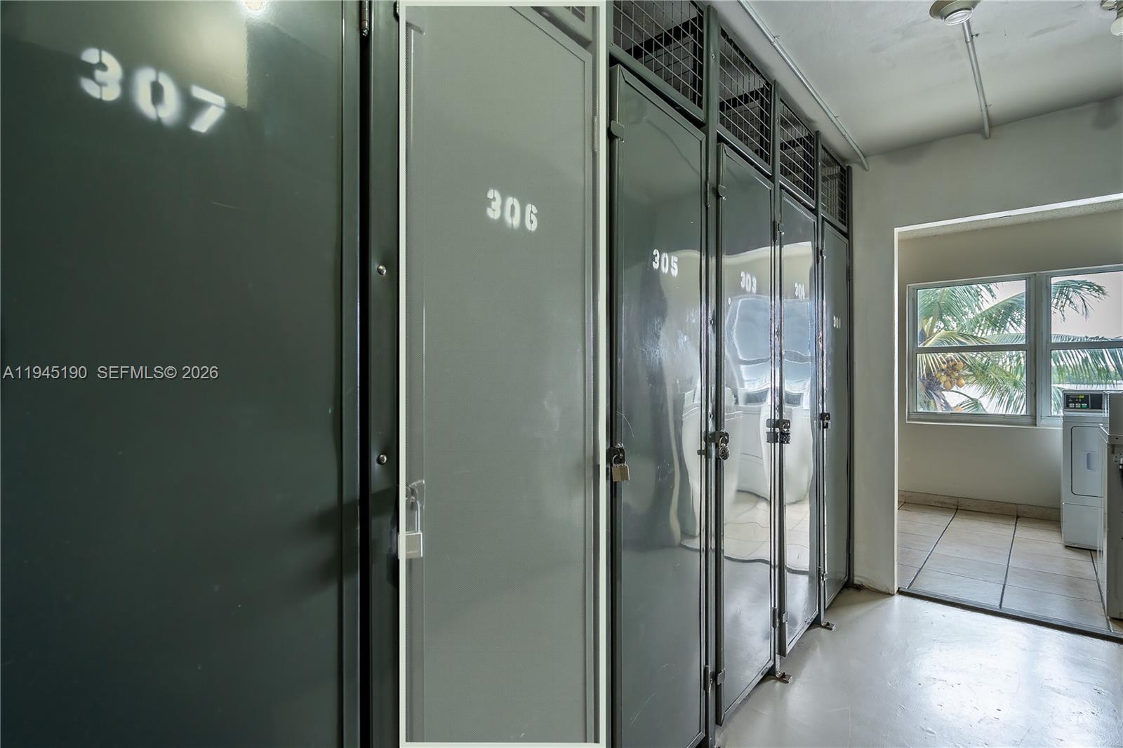 ROYAL BAJAMIAN WEST - Residential