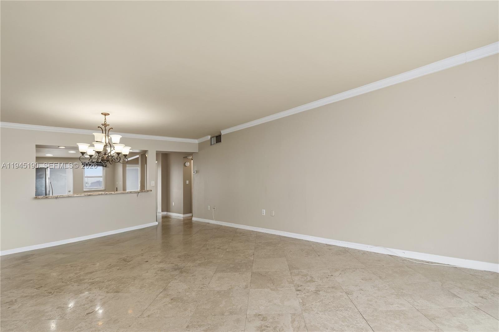 ROYAL BAJAMIAN WEST - Residential