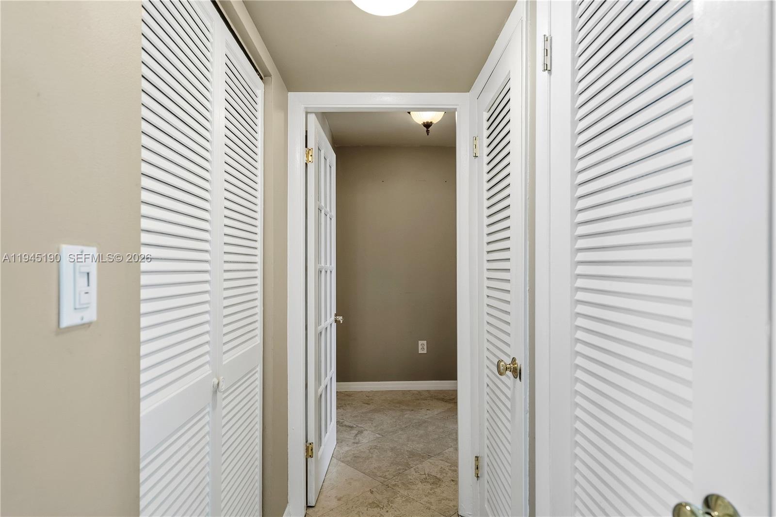 ROYAL BAJAMIAN WEST - Residential