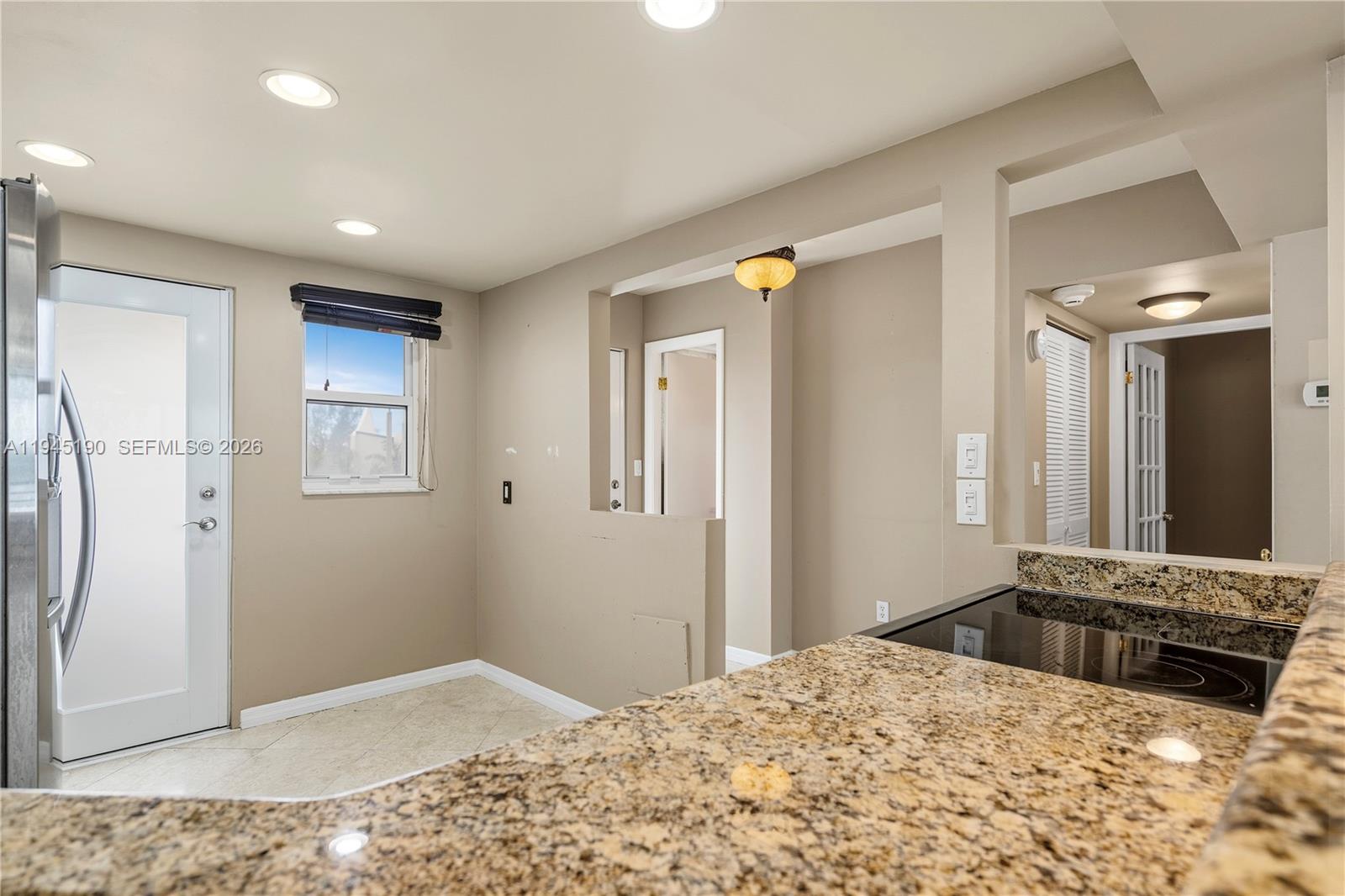 ROYAL BAJAMIAN WEST - Residential