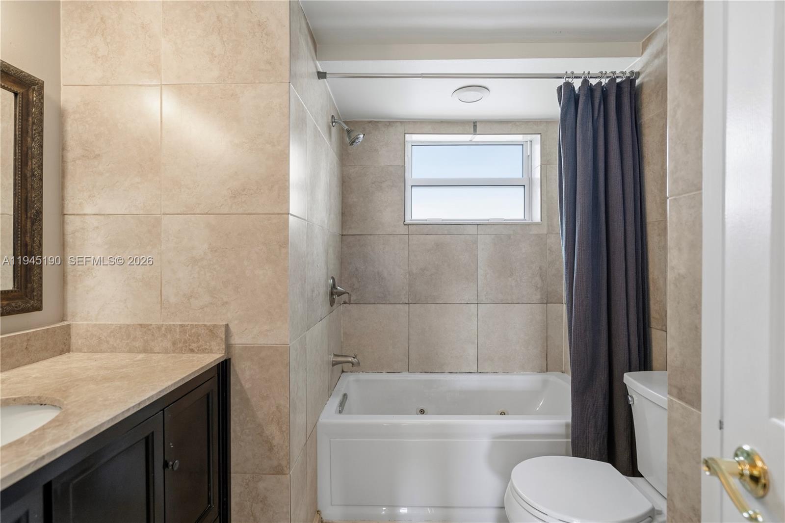 ROYAL BAJAMIAN WEST - Residential