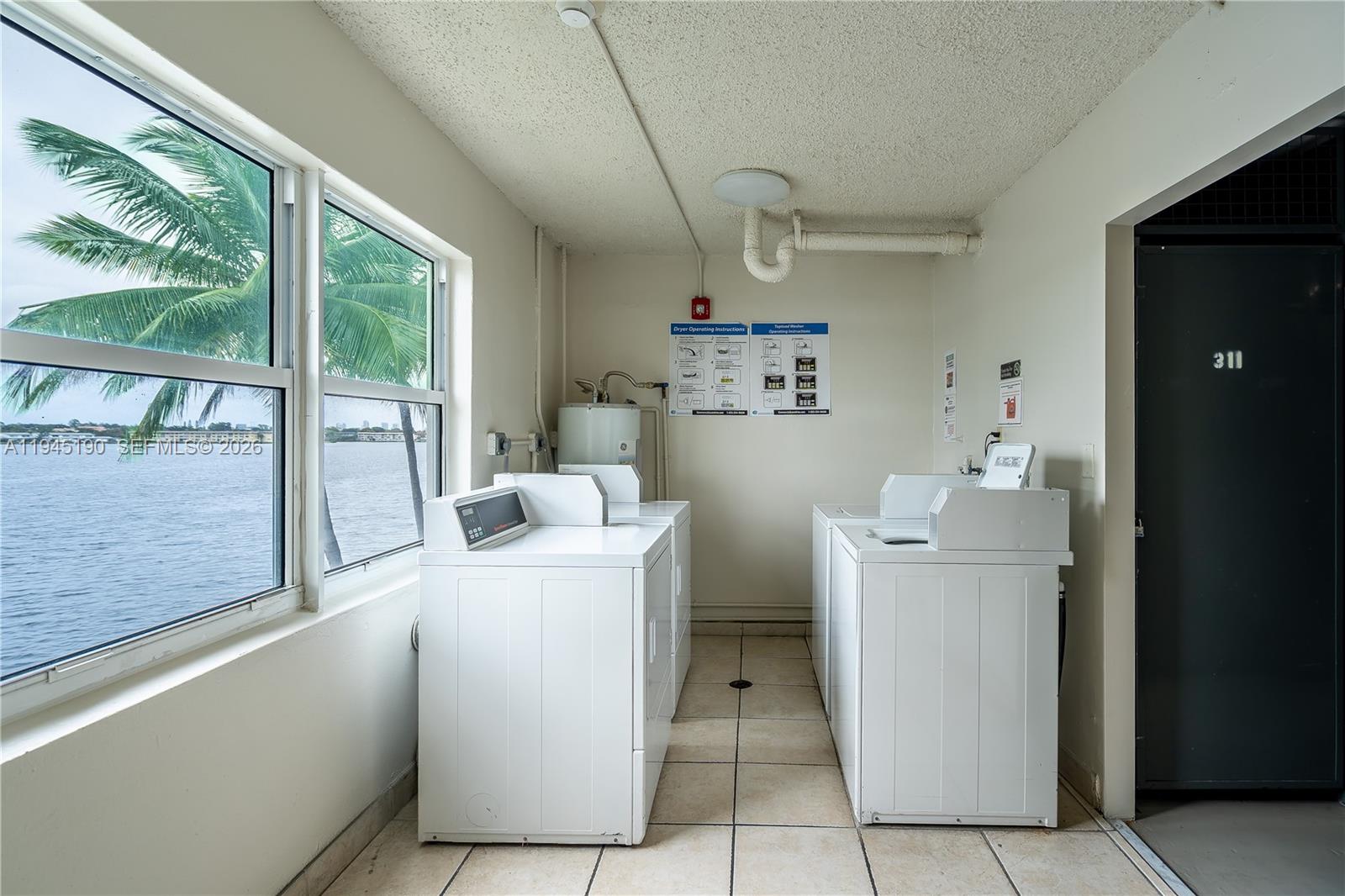 ROYAL BAJAMIAN WEST - Residential