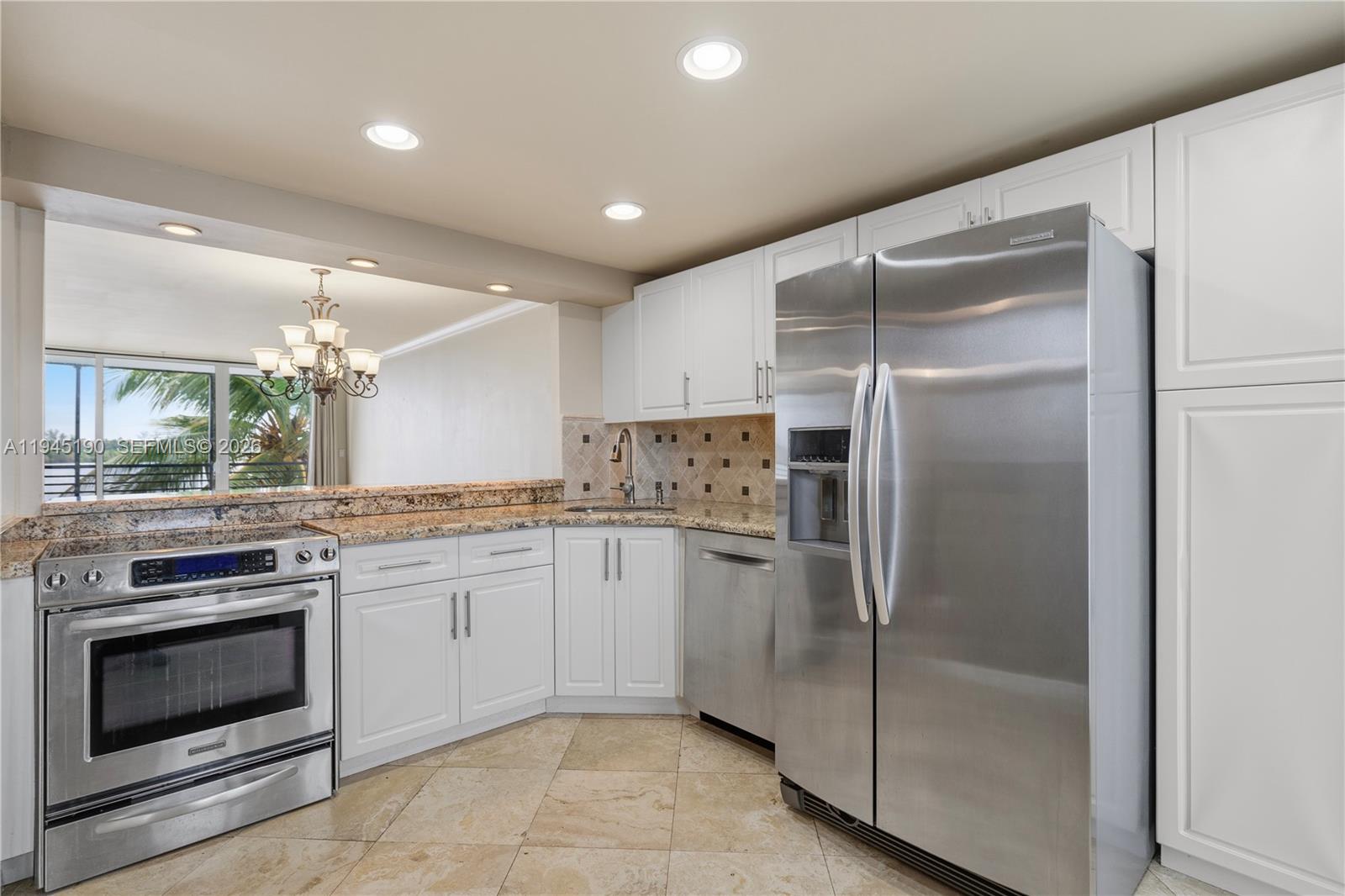 ROYAL BAJAMIAN WEST - Residential