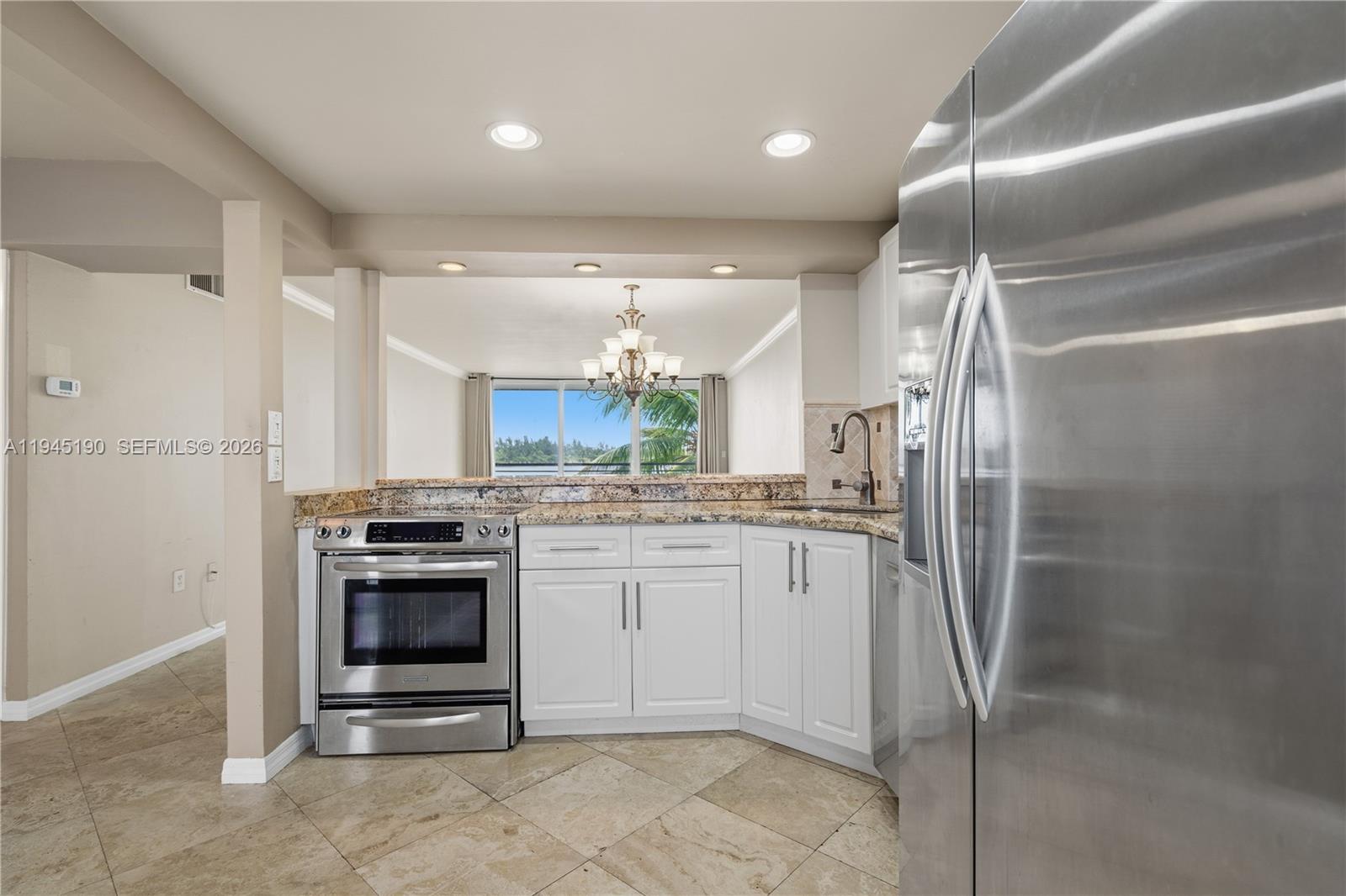 ROYAL BAJAMIAN WEST - Residential