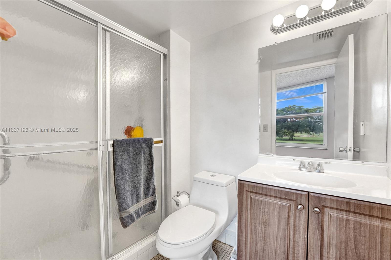 12 OF PALM SPRINGS 2 COND - Residential