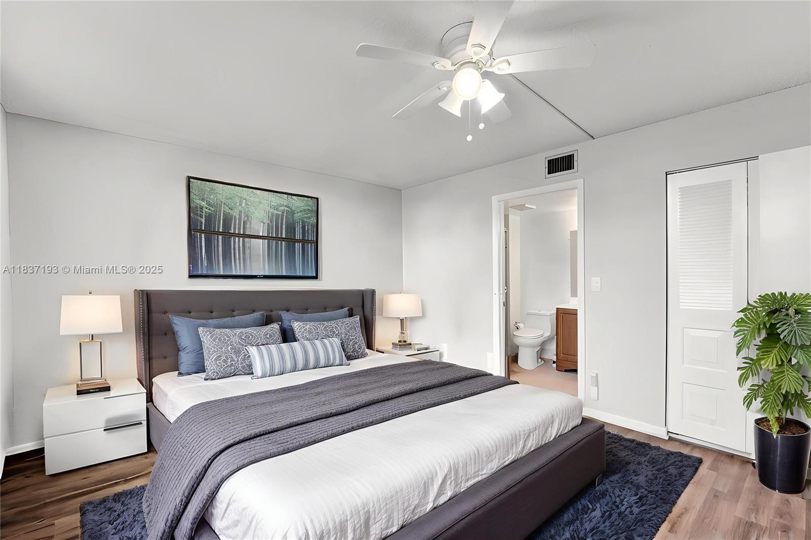 12 OF PALM SPRINGS 2 COND - Residential