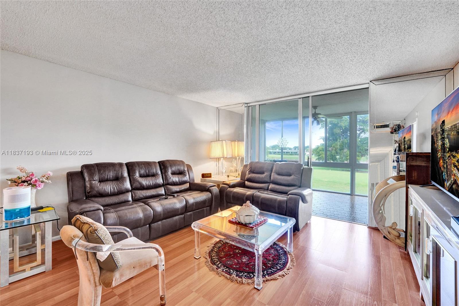 12 OF PALM SPRINGS 2 COND - Residential