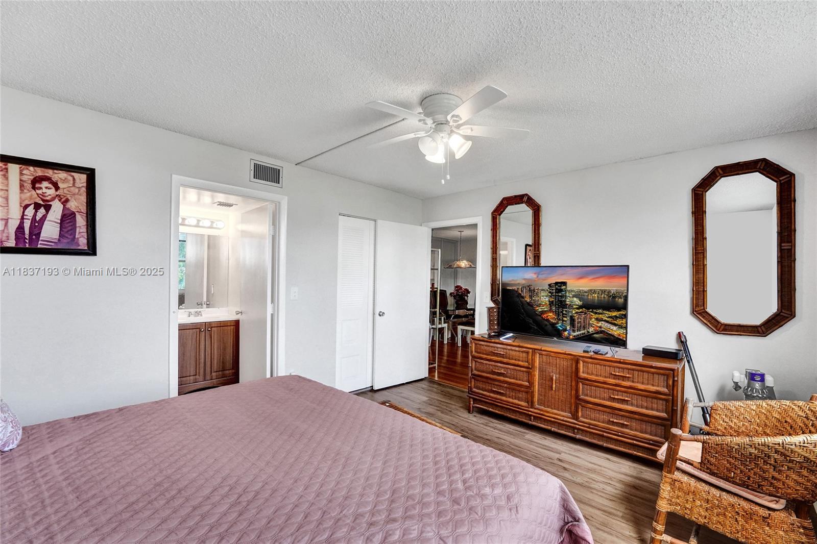 12 OF PALM SPRINGS 2 COND - Residential