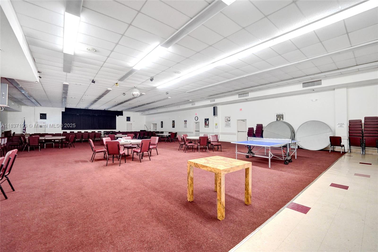 12 OF PALM SPRINGS 2 COND - Residential