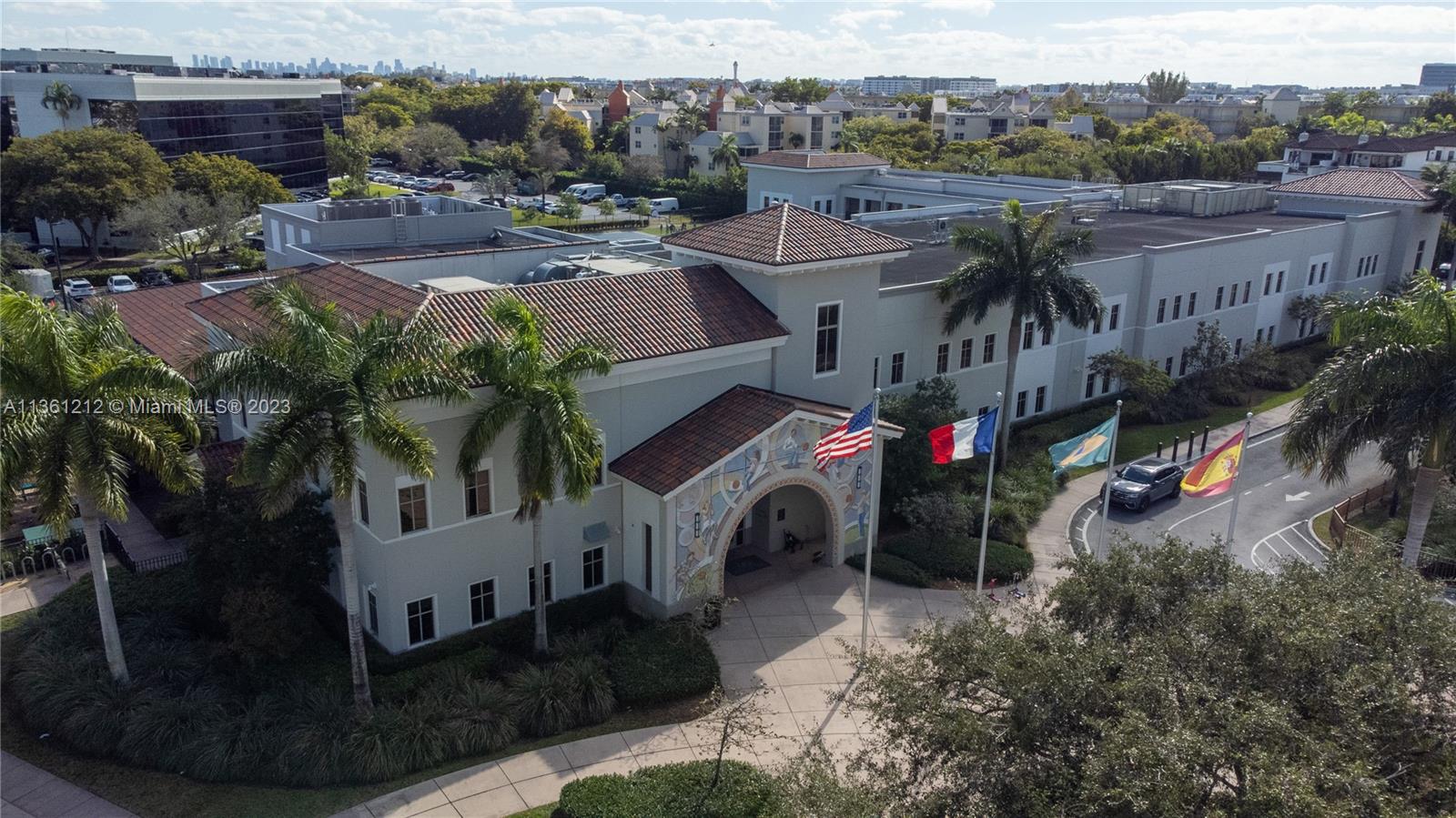 URBANA DOWNTOWN DORAL - Residential Lease