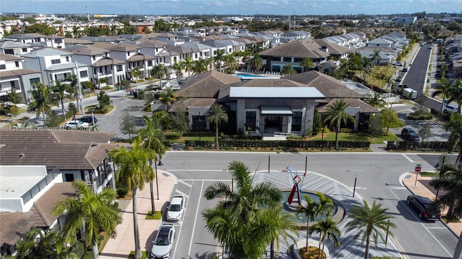 URBANA DOWNTOWN DORAL - Residential Lease
