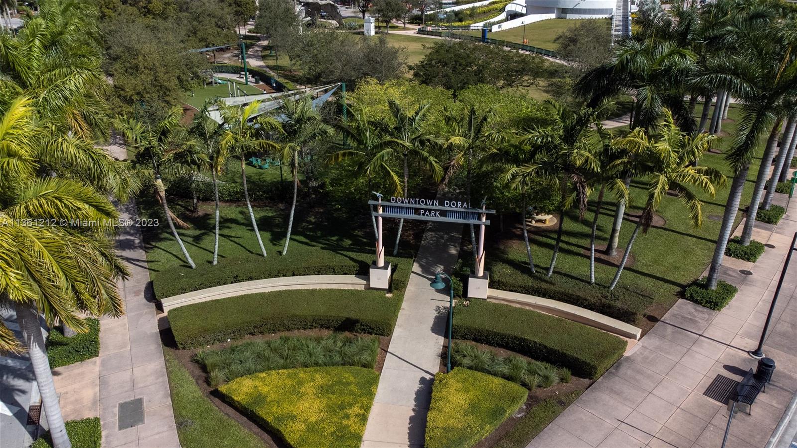 URBANA DOWNTOWN DORAL - Residential Lease