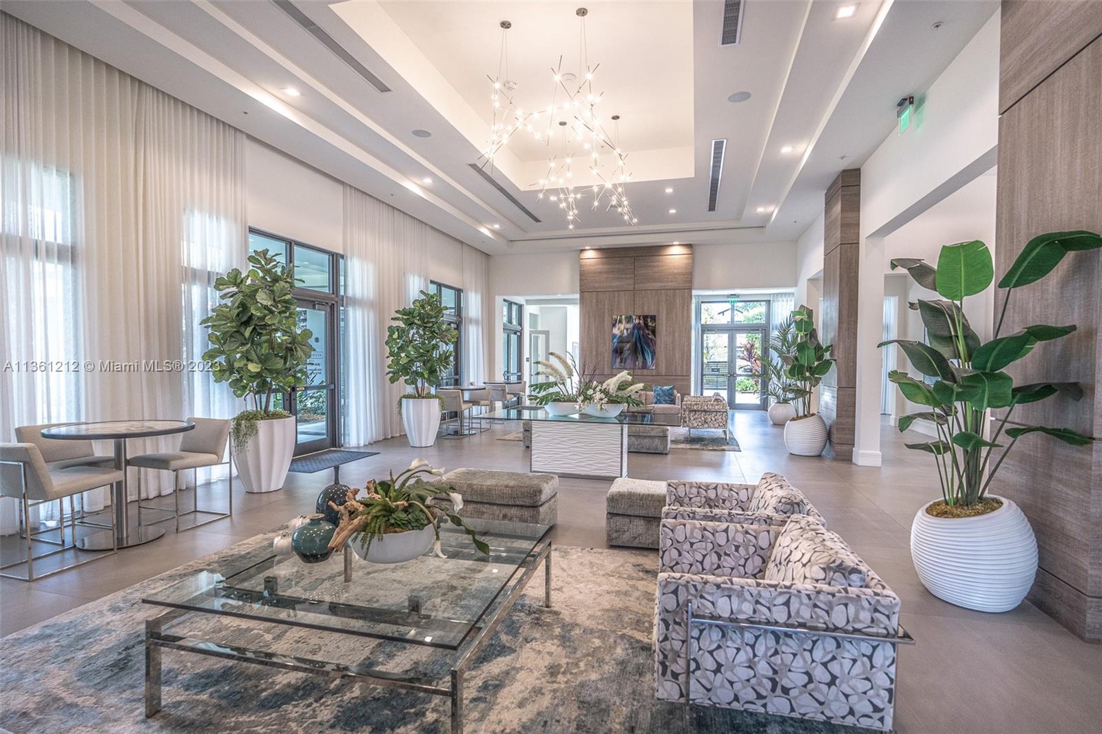 URBANA DOWNTOWN DORAL - Residential Lease