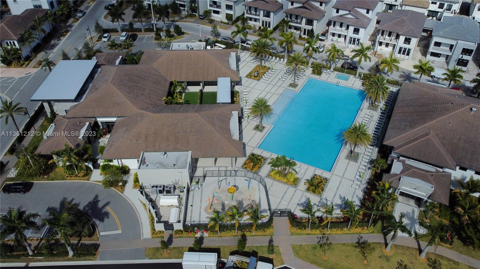 URBANA DOWNTOWN DORAL - Residential Lease