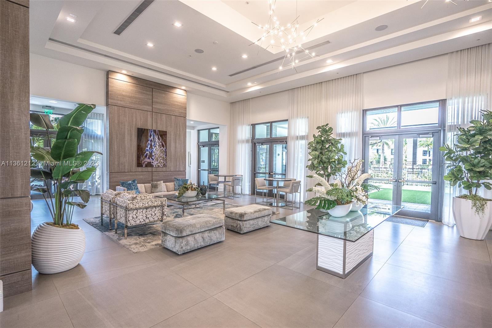 URBANA DOWNTOWN DORAL - Residential Lease