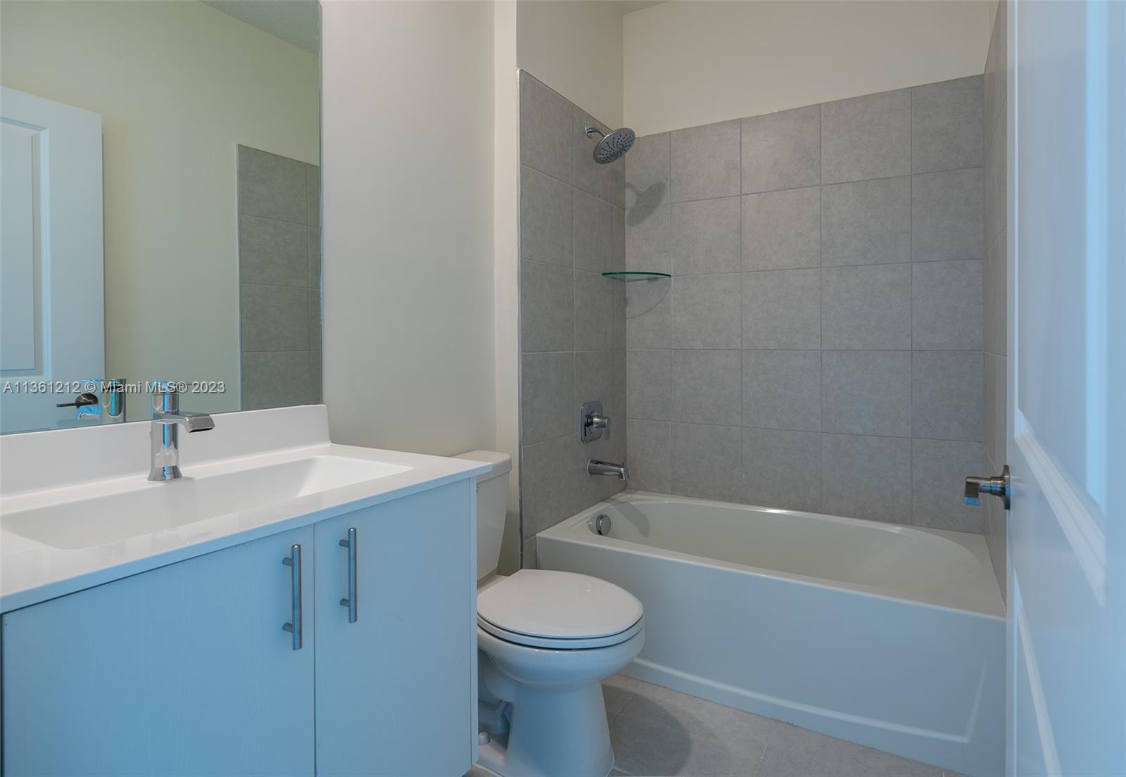 URBANA DOWNTOWN DORAL - Residential Lease