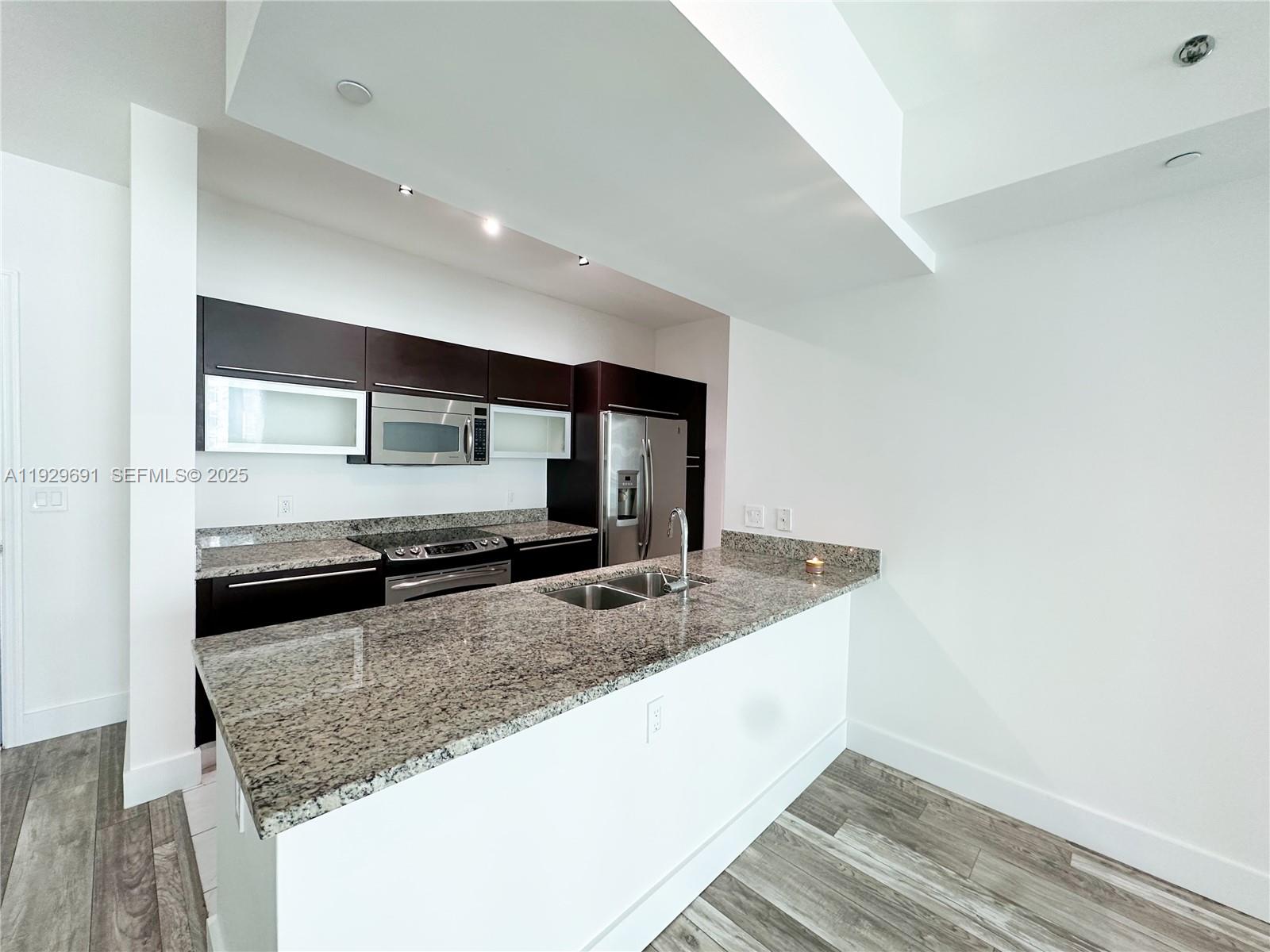 951 Brickell Ave 801