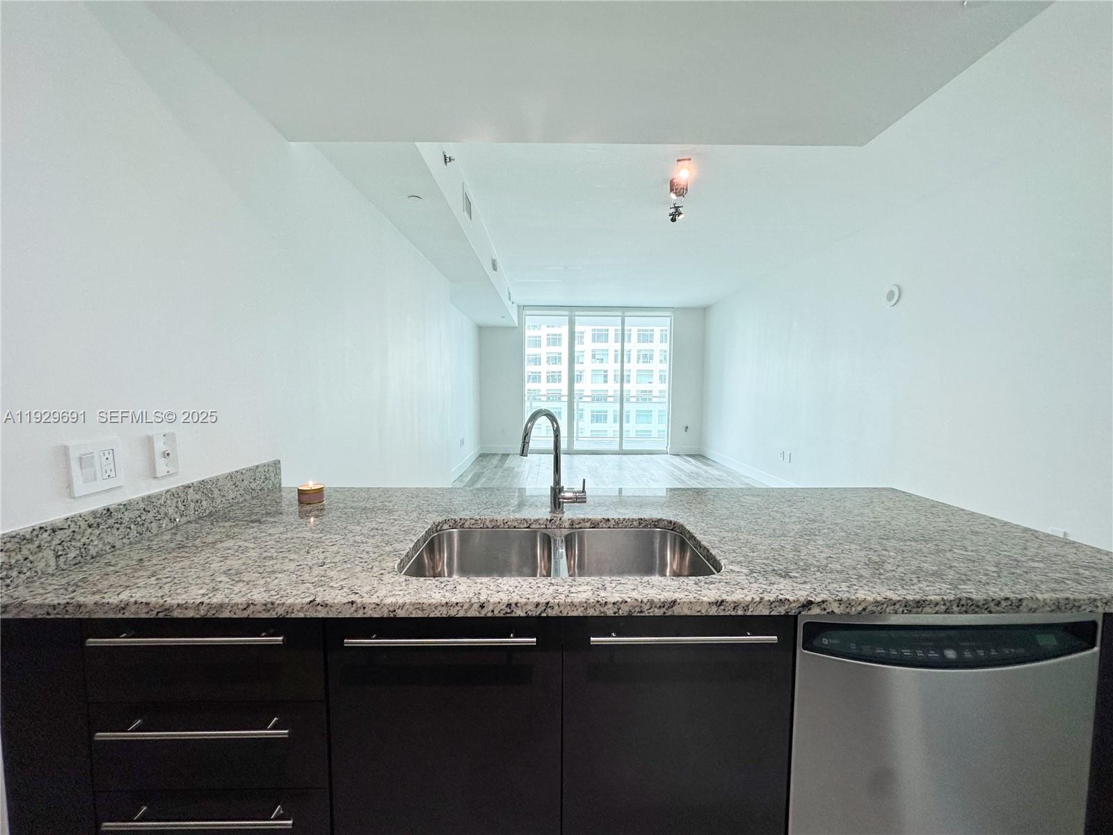 951 Brickell Ave 801