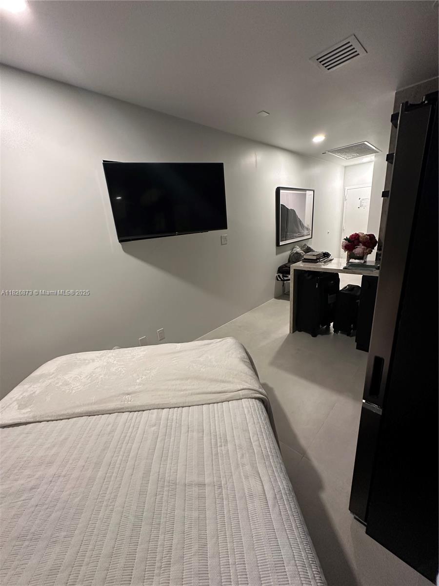 3000 ISL BLVD WILLIAMS IS - Residential