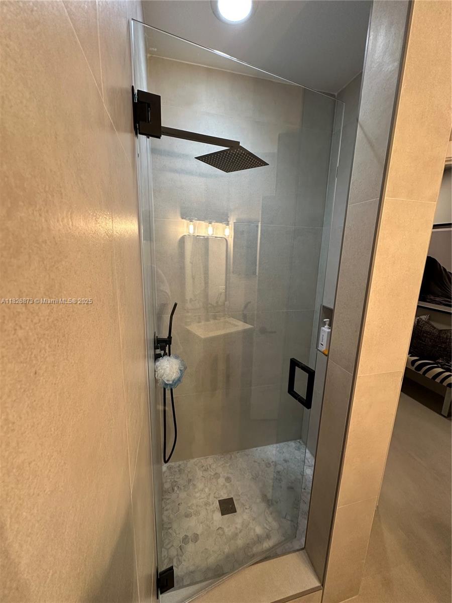 3000 ISL BLVD WILLIAMS IS - Residential