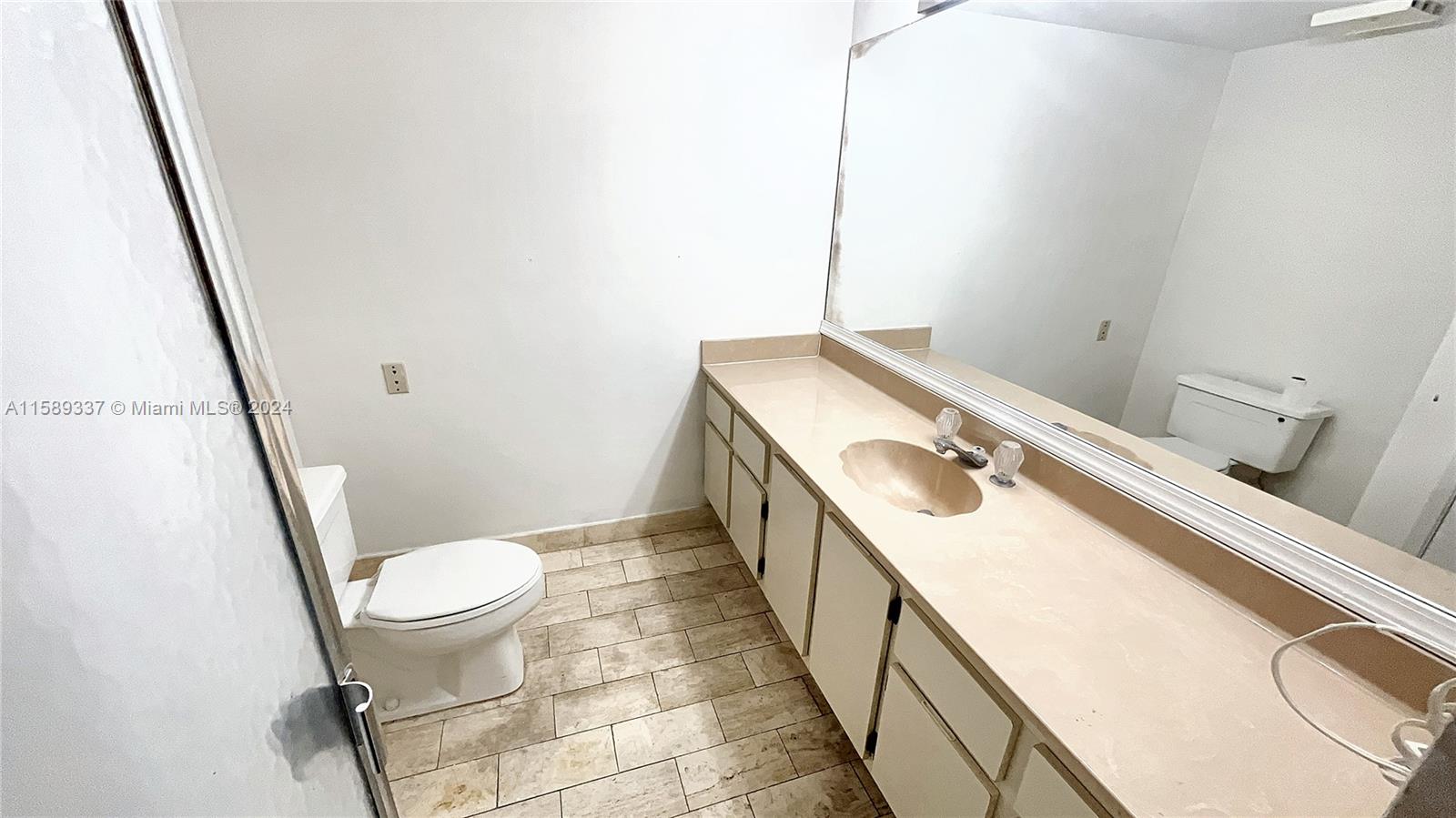 VENETIA CONDO - Residential Lease