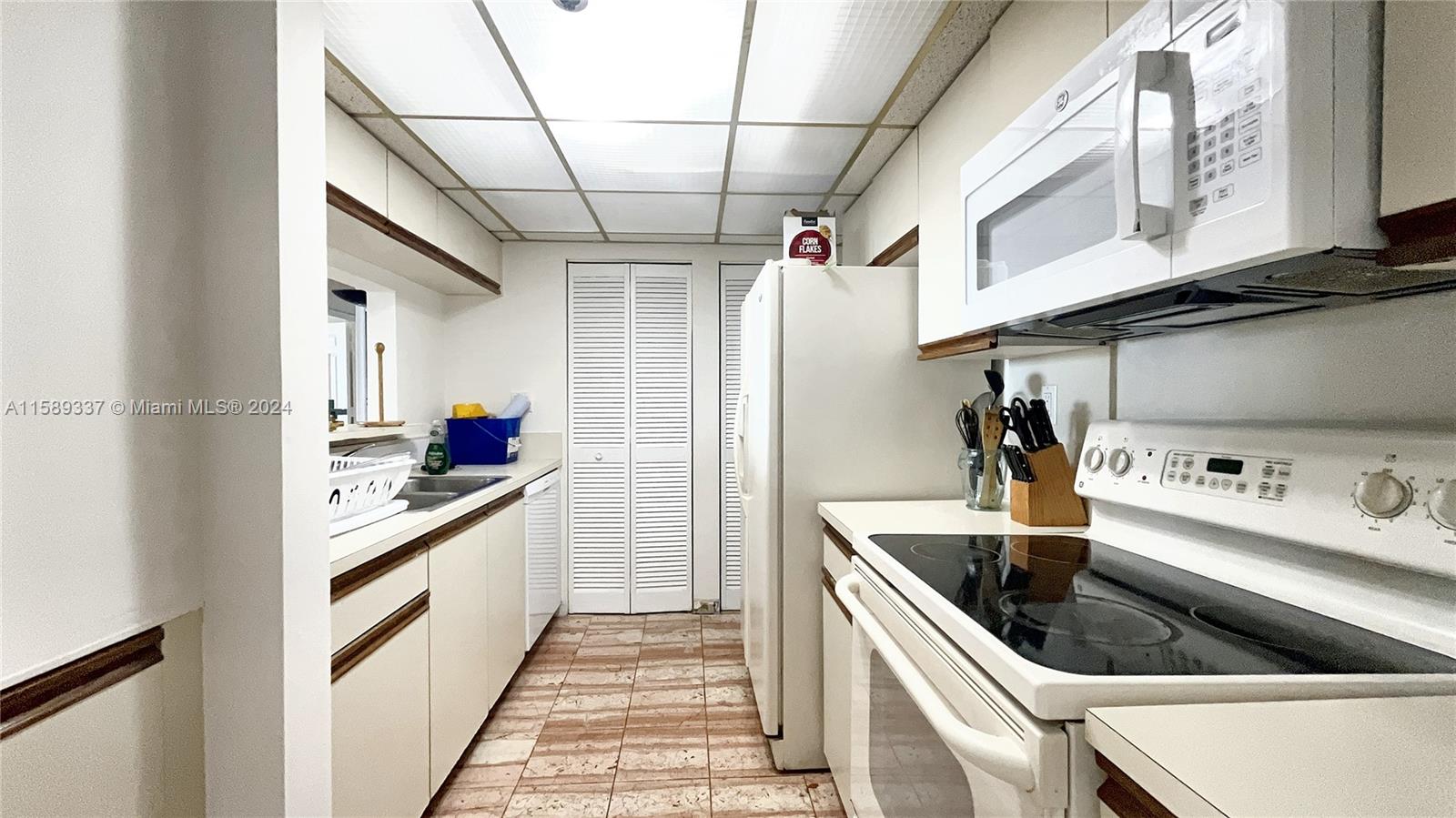 VENETIA CONDO - Residential Lease