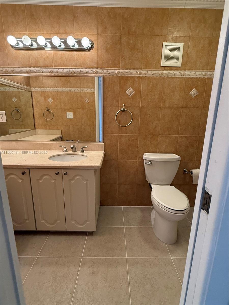 COSTA DEL SOL CONDO NO 2 - Residential