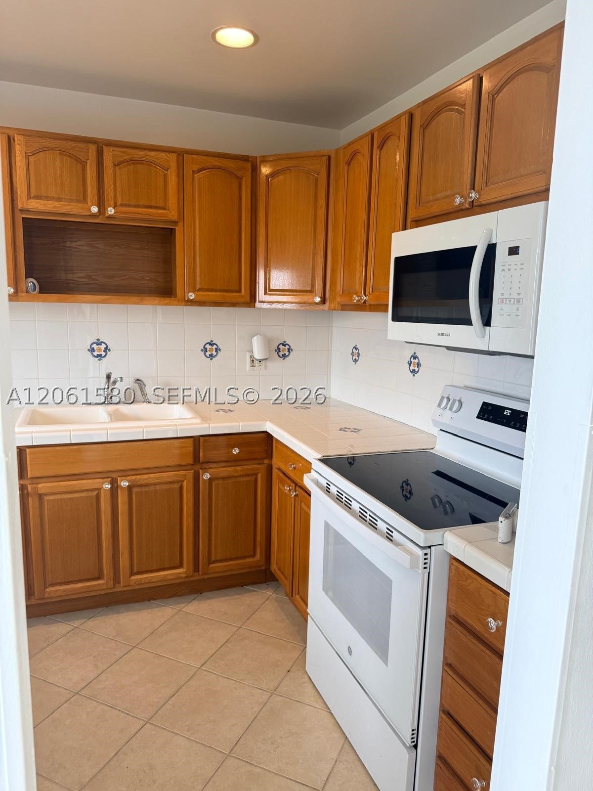 2200 Park Ln 311