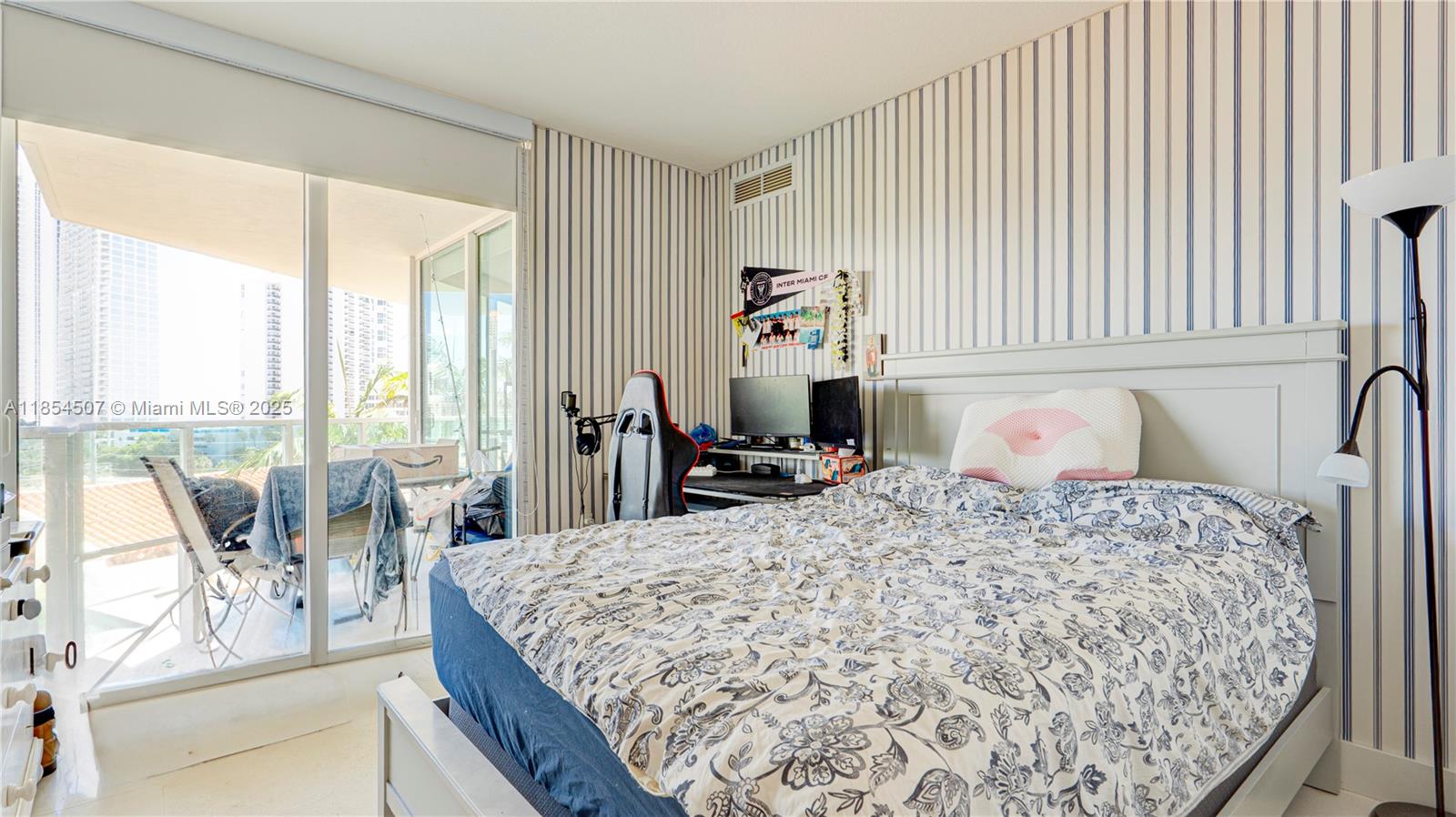 ST TROPEZ ON THE BAY II C - Residential